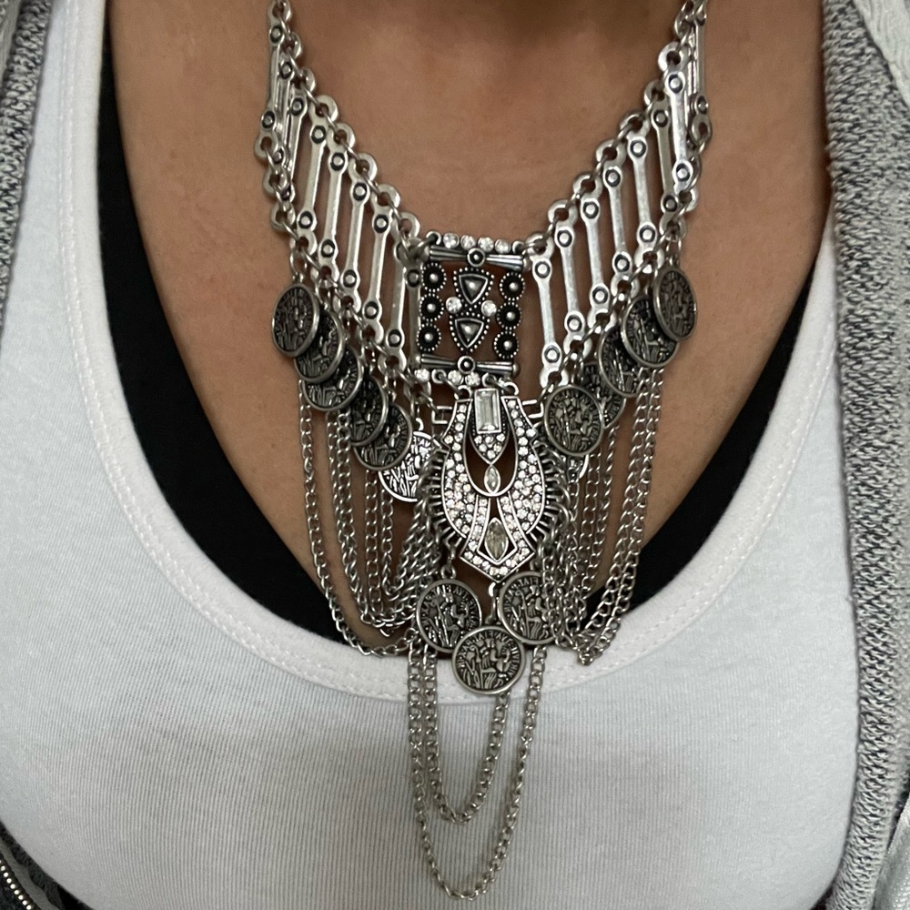 Statement necklace